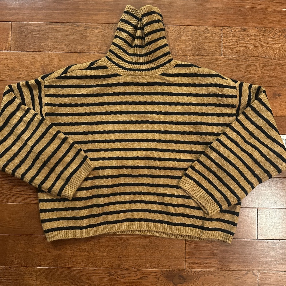 a.n.a Black and Tan Striped Turtleneck Sweater sz M